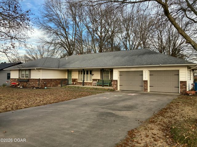 2110 Pearl Street, Carthage, MO 64836