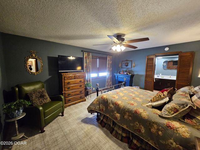 2110 Pearl Street, Carthage, MO 64836