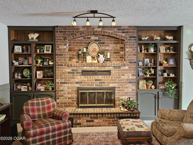 2110 Pearl Street, Carthage, MO 64836