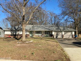 2110 Pearl Street, Carthage, MO 64836