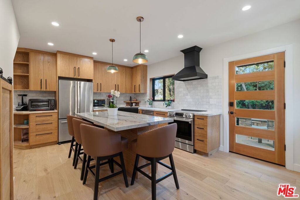 12430 Mitchell Avenue, Los Angeles, CA 90066 — photo 2