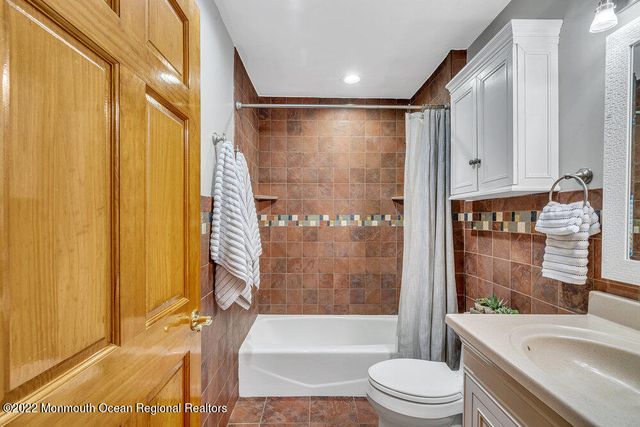 614 Oakwood Avenue, Jackson, NJ 08527