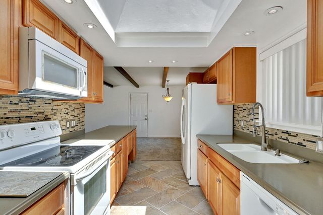 2661 Imperial Way, Yuba City, CA 95993