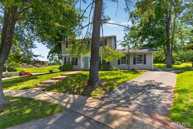 1203 Whispering Pines Drive, St Louis, MO 63146