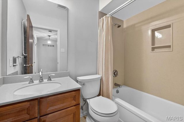 1203 Whispering Pines Drive, St Louis, MO 63146