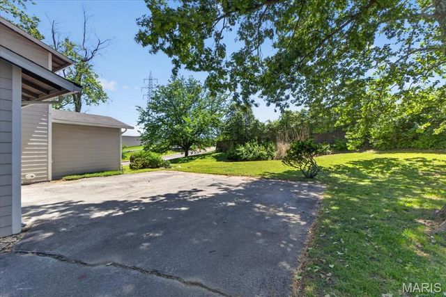 1203 Whispering Pines Drive, St Louis, MO 63146