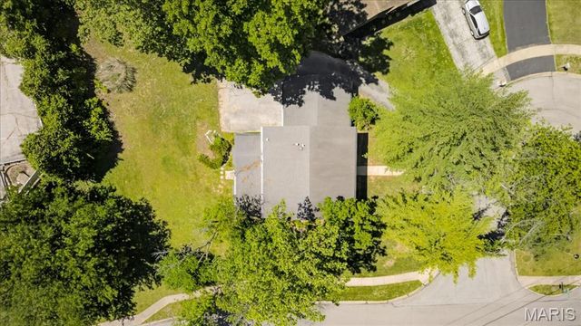 1203 Whispering Pines Drive, St Louis, MO 63146