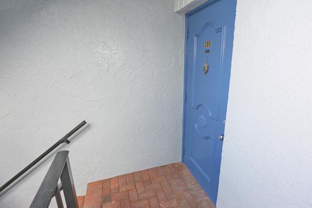 6550 S Oriole Boulevard 2050, Delray Beach, FL 33446