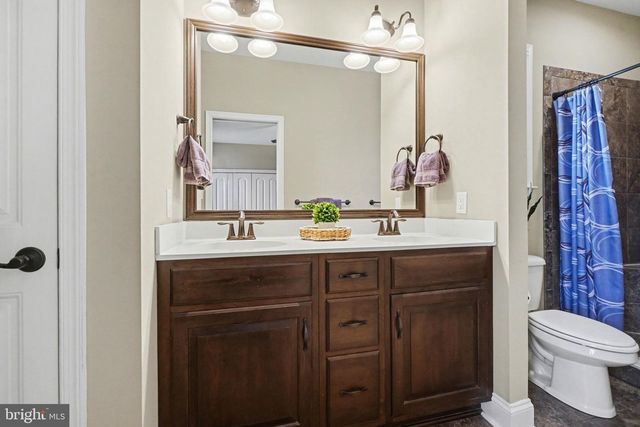 3235 SUTTON DR, Harrisburg, PA 17112