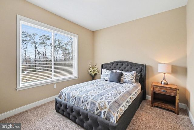 3235 SUTTON DR, Harrisburg, PA 17112