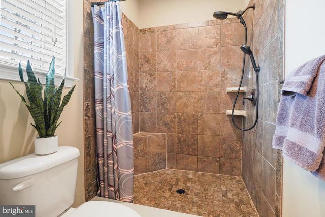 3235 SUTTON DR, Harrisburg, PA 17112