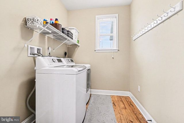 3235 SUTTON DR, Harrisburg, PA 17112