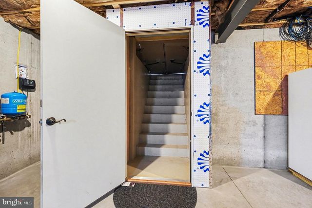 3235 SUTTON DR, Harrisburg, PA 17112