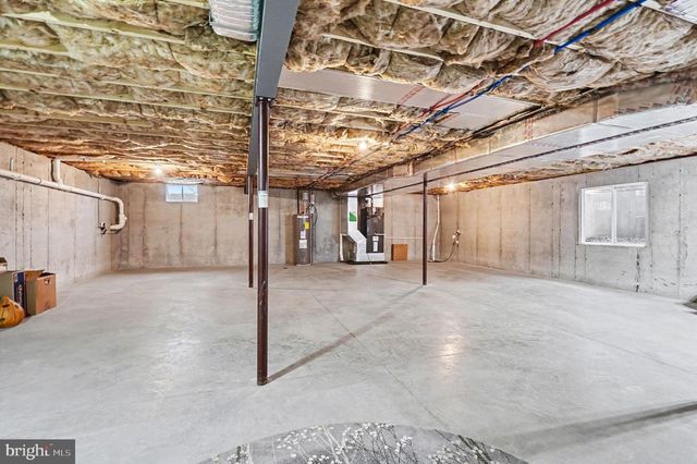 3235 SUTTON DR, Harrisburg, PA 17112