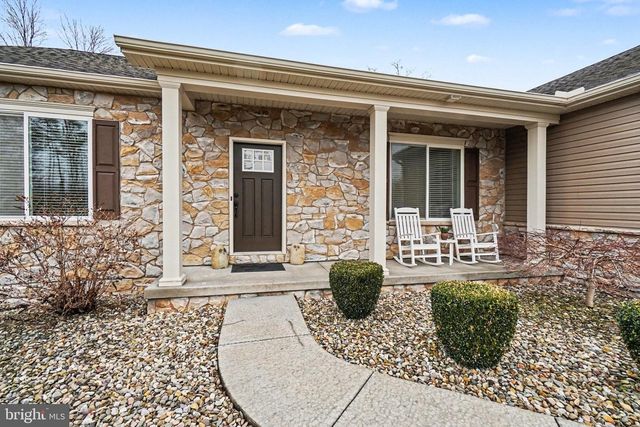 3235 SUTTON DR, Harrisburg, PA 17112