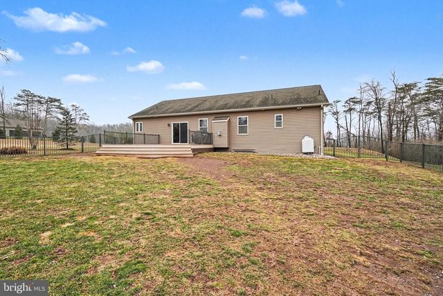 3235 SUTTON DR, Harrisburg, PA 17112