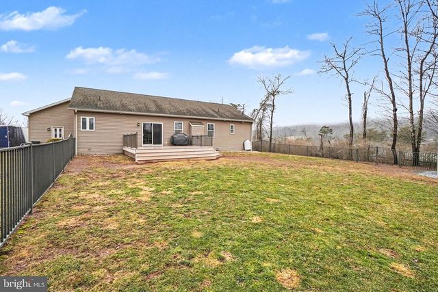 3235 SUTTON DR, Harrisburg, PA 17112