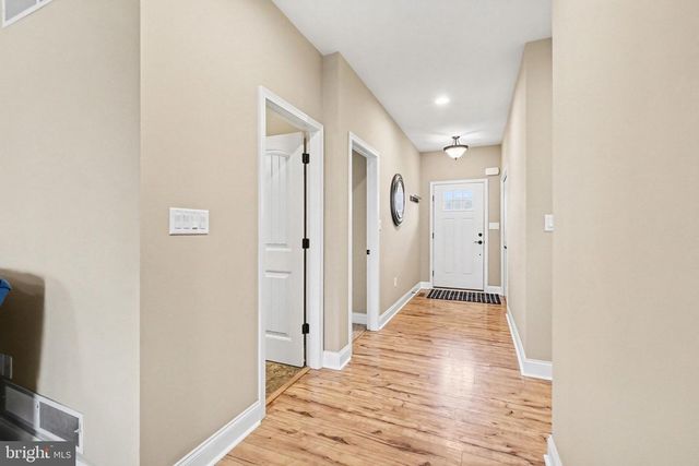 3235 SUTTON DR, Harrisburg, PA 17112