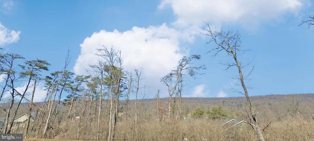 3235 SUTTON DR, Harrisburg, PA 17112