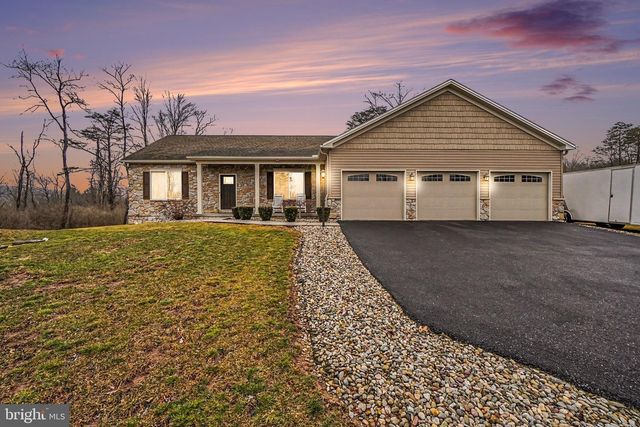 3235 SUTTON DR, Harrisburg, PA 17112