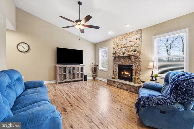 3235 SUTTON DR, Harrisburg, PA 17112