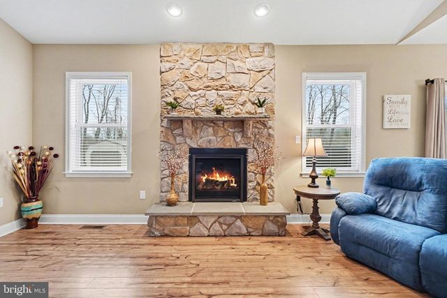 3235 SUTTON DR, Harrisburg, PA 17112