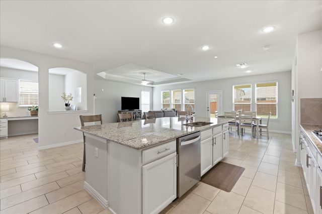 1021 Plateau Ridge Way, Fort Worth, TX 76052