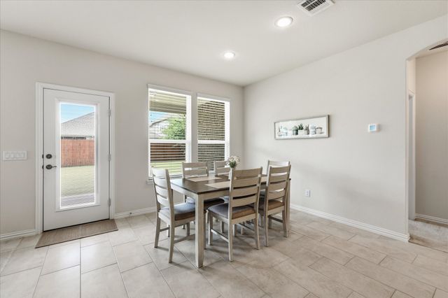 1021 Plateau Ridge Way, Fort Worth, TX 76052