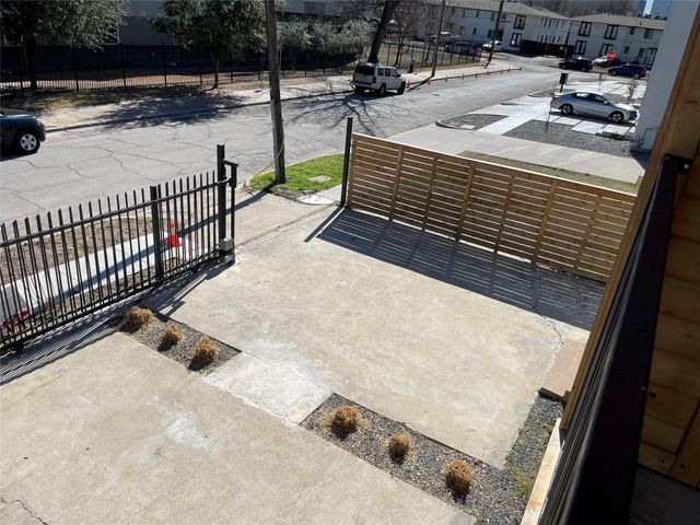 4609 Virginia Avenue 202, Dallas, TX 75204