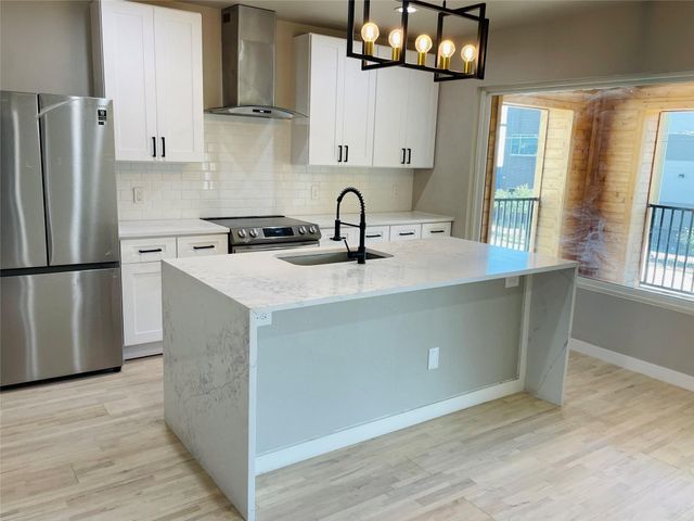 4609 Virginia Avenue 202, Dallas, TX 75204