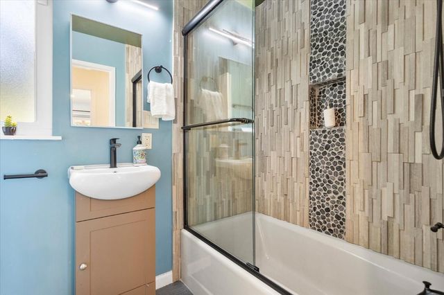13901 Skyline Boulevard, Oakland, CA 94619