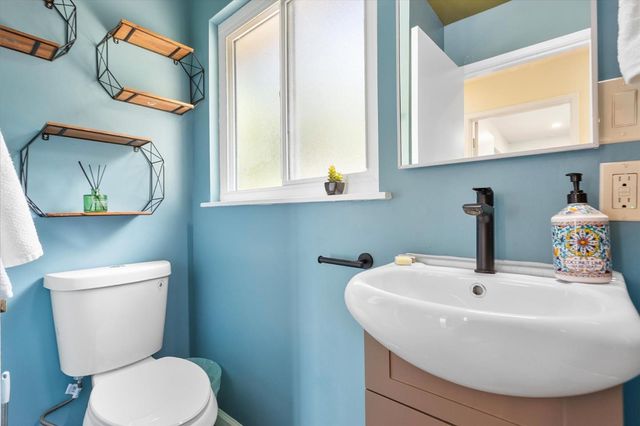 13901 Skyline Boulevard, Oakland, CA 94619