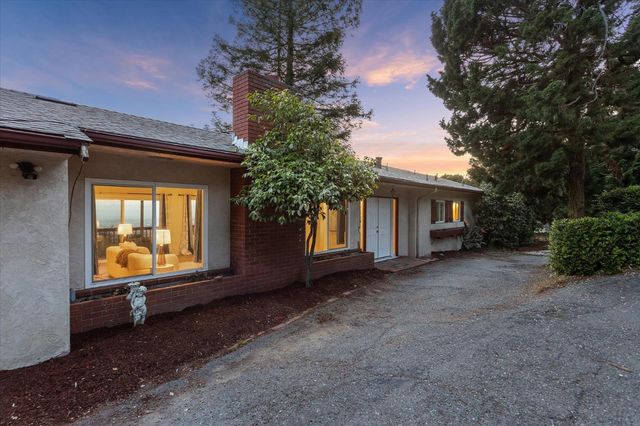 13901 Skyline Boulevard, Oakland, CA 94619