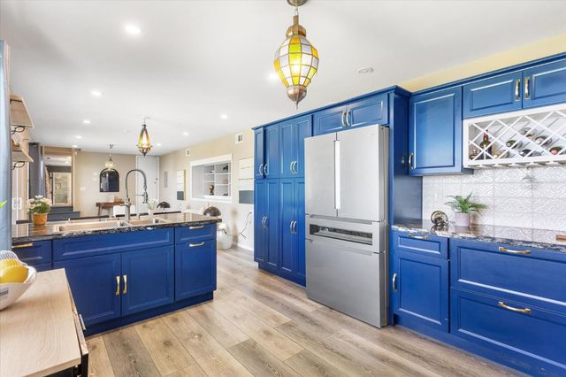 13901 Skyline Boulevard, Oakland, CA 94619