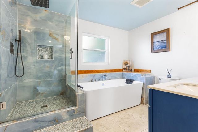 13901 Skyline Boulevard, Oakland, CA 94619