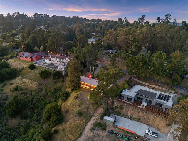 13901 Skyline Boulevard, Oakland, CA 94619