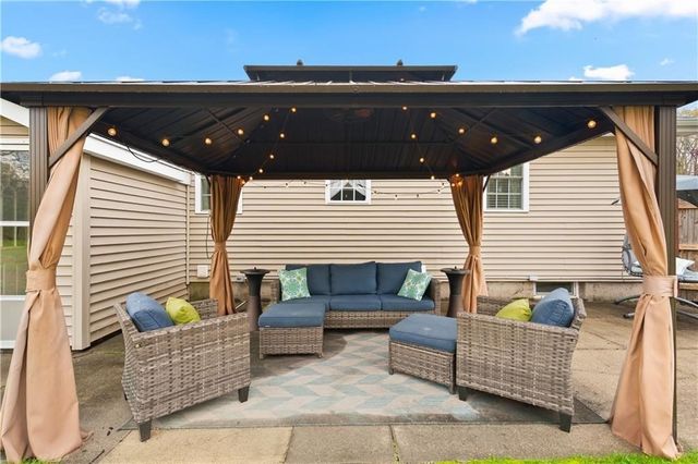 11 Crowell, Cumberland, RI 02864