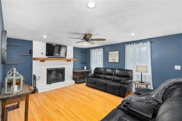 11 Crowell, Cumberland, RI 02864