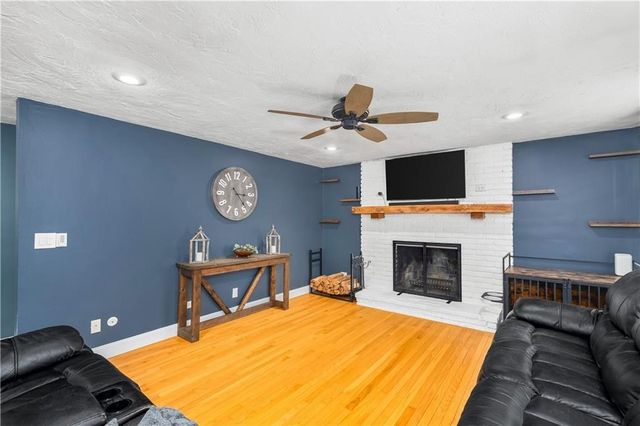 11 Crowell, Cumberland, RI 02864