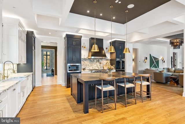 8913 HOLLY LEAF LN, Bethesda, MD 20817