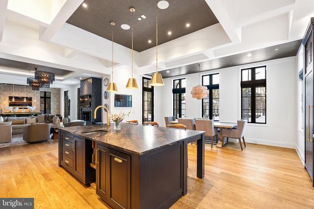 8913 HOLLY LEAF LN, Bethesda, MD 20817