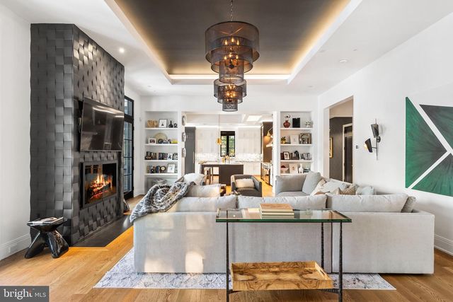 8913 HOLLY LEAF LN, Bethesda, MD 20817