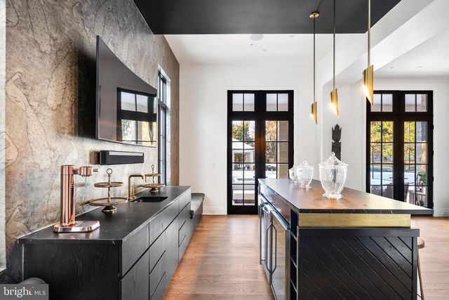 8913 HOLLY LEAF LN, Bethesda, MD 20817