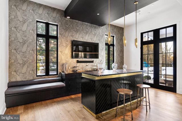 8913 HOLLY LEAF LN, Bethesda, MD 20817