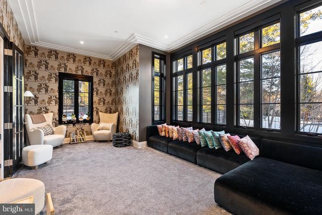 8913 HOLLY LEAF LN, Bethesda, MD 20817