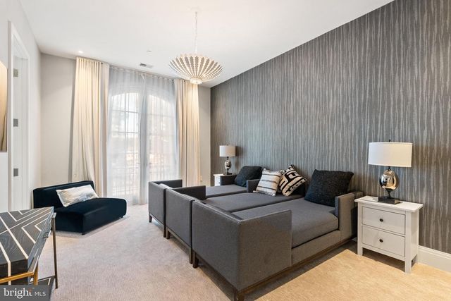 8913 HOLLY LEAF LN, Bethesda, MD 20817