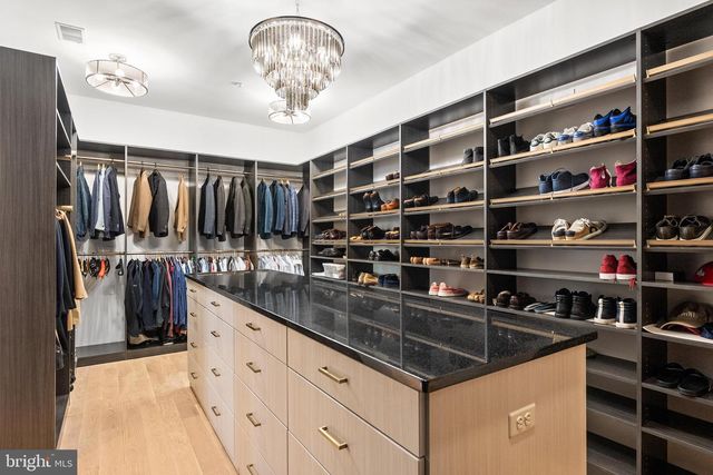 8913 HOLLY LEAF LN, Bethesda, MD 20817