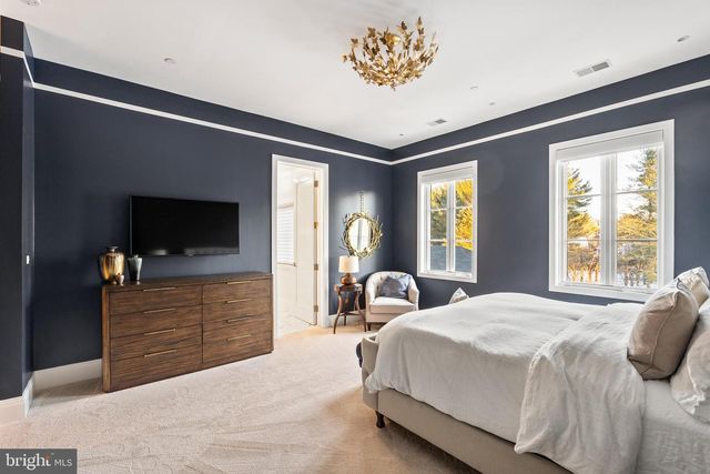 8913 HOLLY LEAF LN, Bethesda, MD 20817