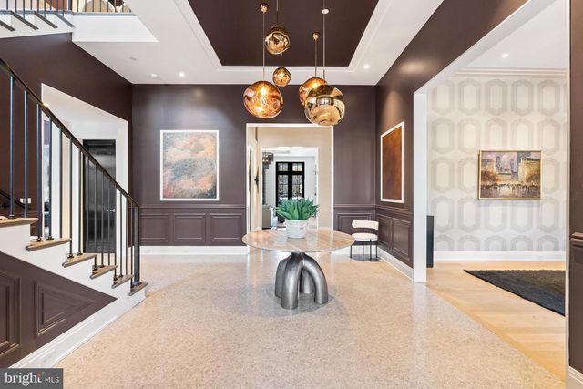 8913 HOLLY LEAF LN, Bethesda, MD 20817