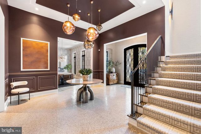 8913 HOLLY LEAF LN, Bethesda, MD 20817